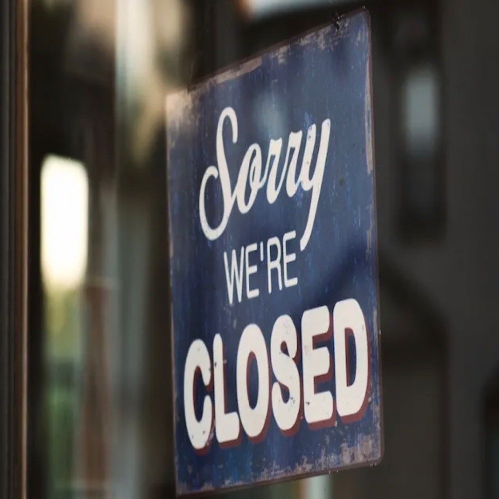 CLOSET CLOSED